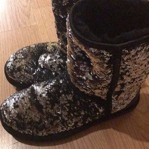 UGG boots sequins color black